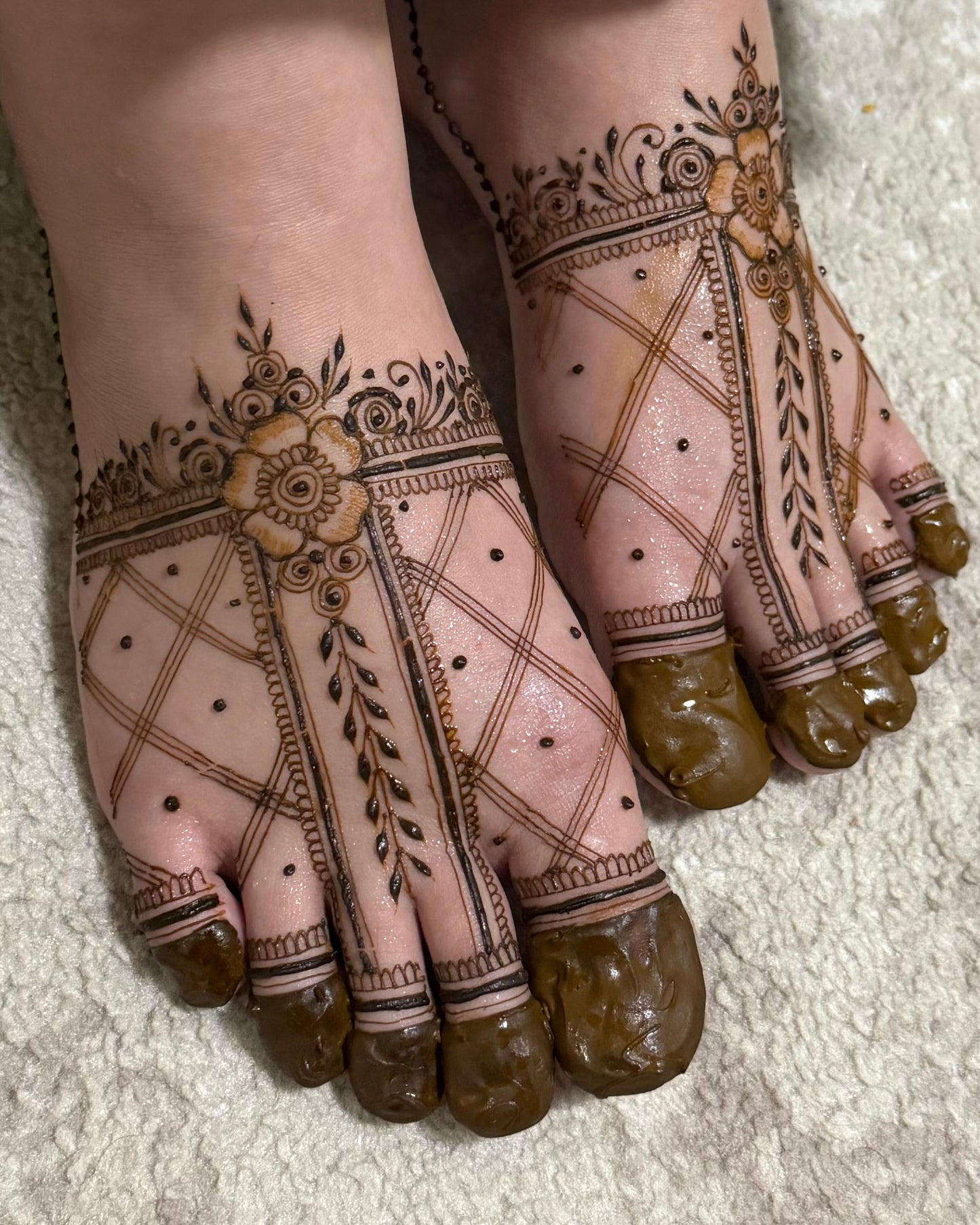 Hands & Feet: Intricate Above Wrist