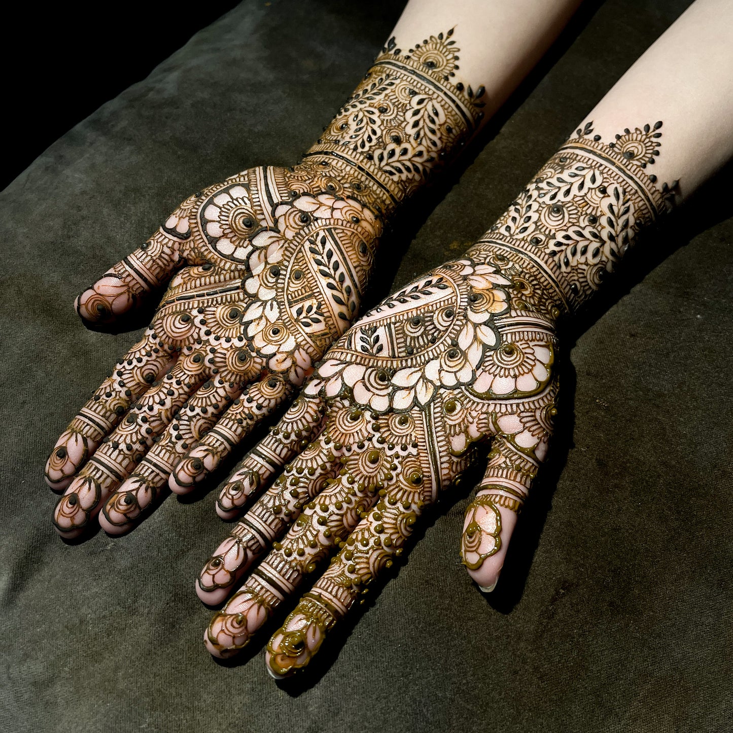 Hands & Feet: Intricate Mid Arm