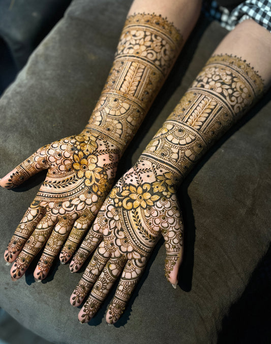 Hands & Feet: Intricate Arm